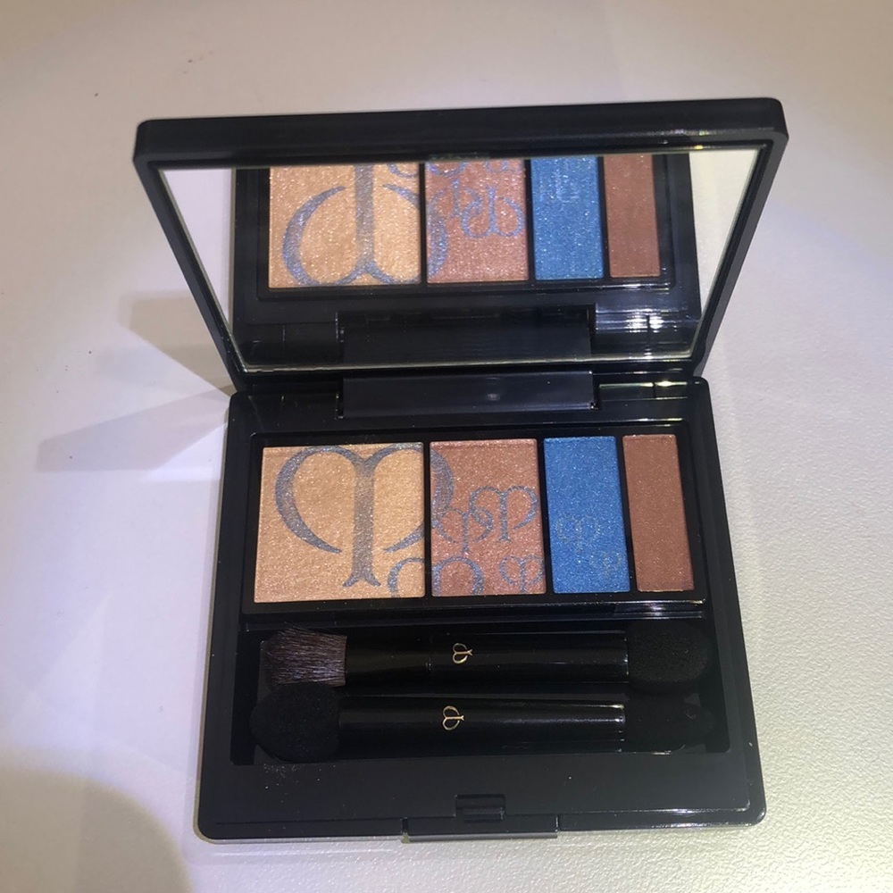 Cle de Peau Eyeshadow Palette